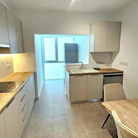 Kanika 3 Bedroom Daire Limasol